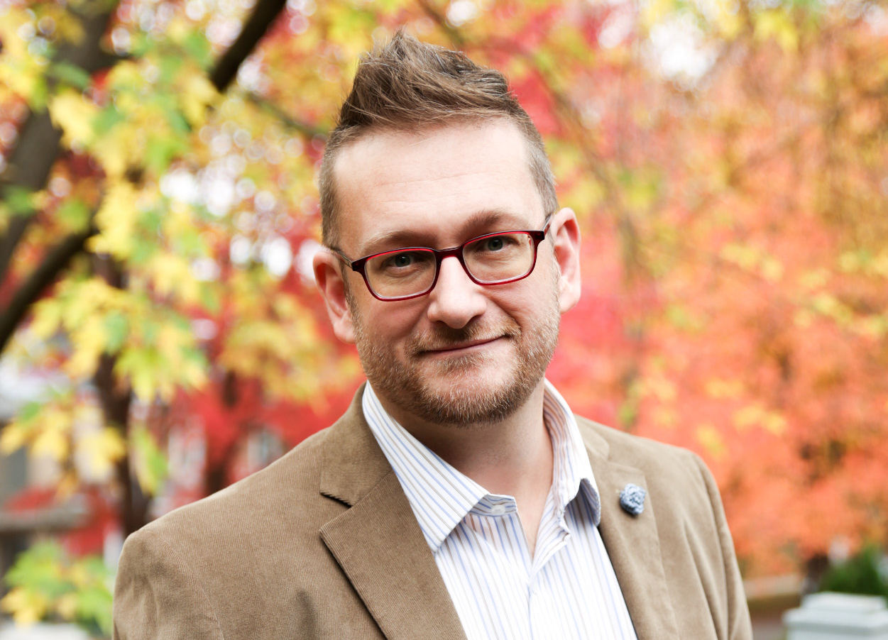 Portrait of Andre Sólo, bestselling author and founder of Sensitive Refuge